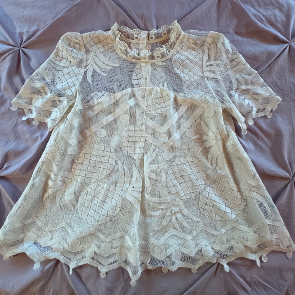 Anthropologie Cream Lace Pineapple Motif Short Sleeve Blouse